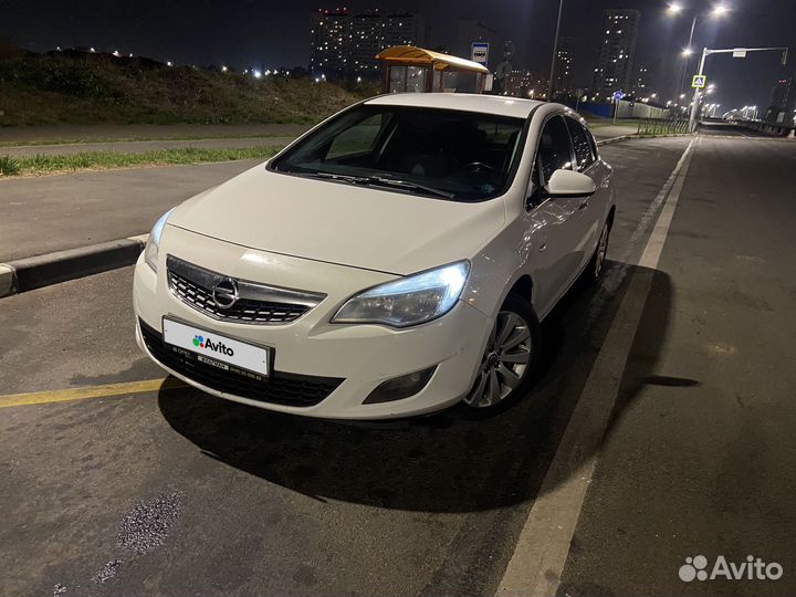 Opel Astra 1.6 МТ, 2011, 178 000 км