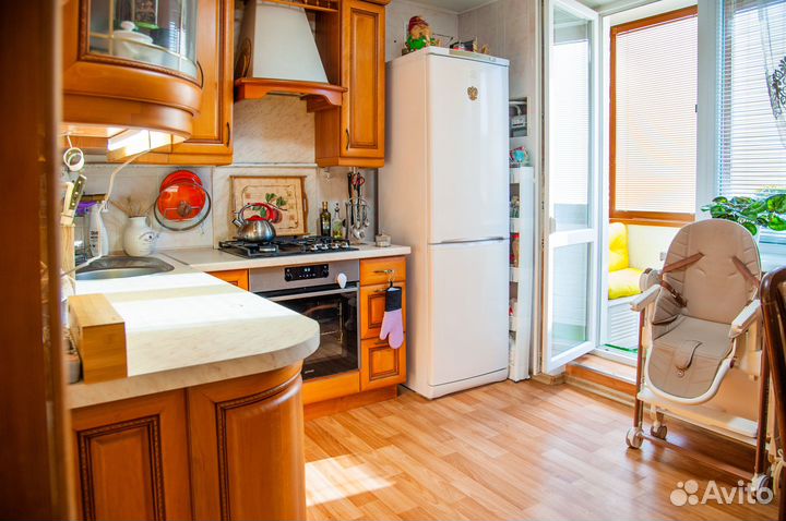 Кухня из массива бу