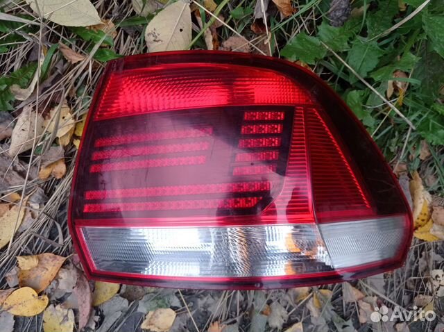 Фонарь задний volkswagen polo sedan 2015