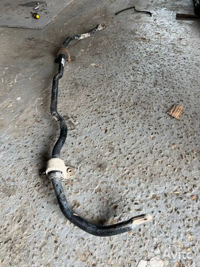 Стабилизатор подвески Volkswagen Passat B6 2.0