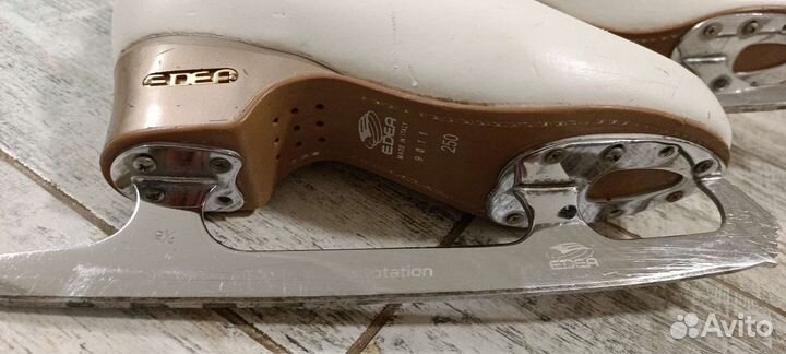 Фигурные коньки edea 250