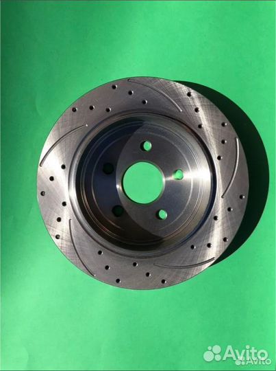 Задний тормозной диск Jeep Grand Cherokee WK2