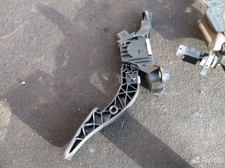 Педали hyundai solaris 2 АКПП