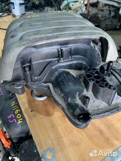 Коллектор впускной Audi А6 C6 2.8 CCE 2008-2010