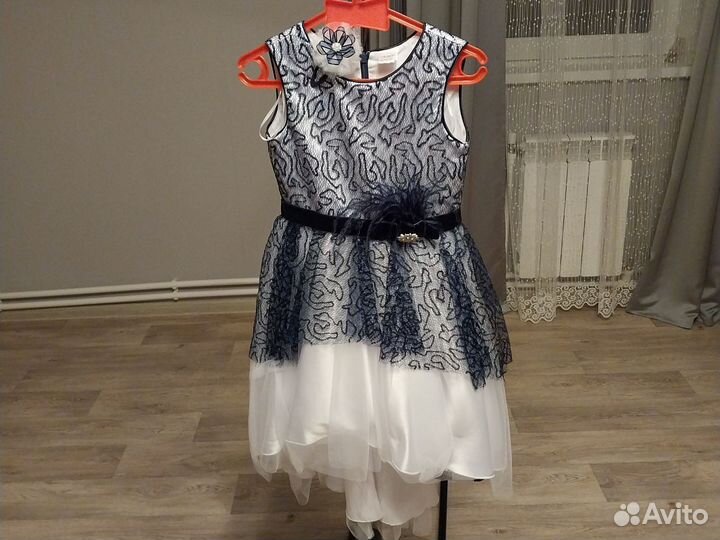 Платье для девочки на праздник 98,104