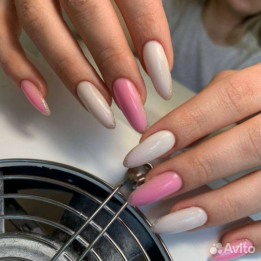 Маникюр в салоне