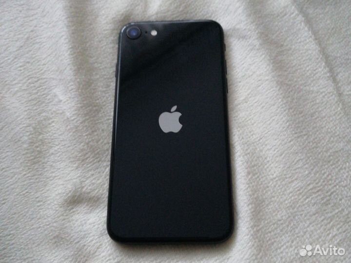 iPhone SE, 64 ГБ