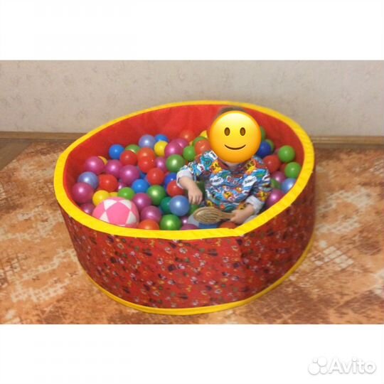 Сухой бассейн с шариками