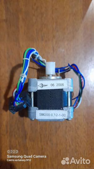 Шаговый двигатель