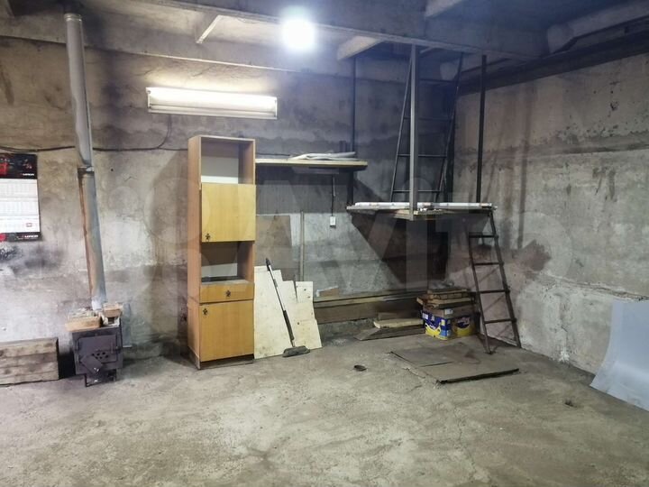Гараж, > 30 м²