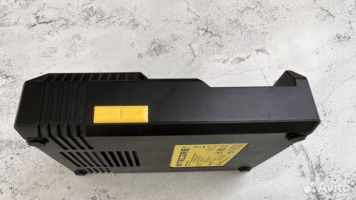 Зарядное устройство nitecore D4