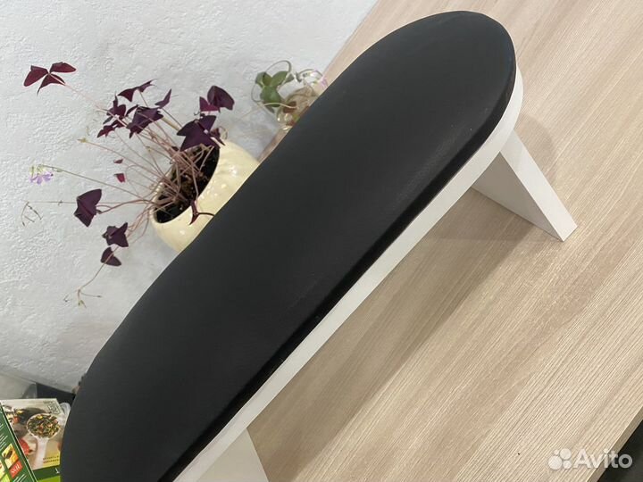 Подлокотник для маникюра