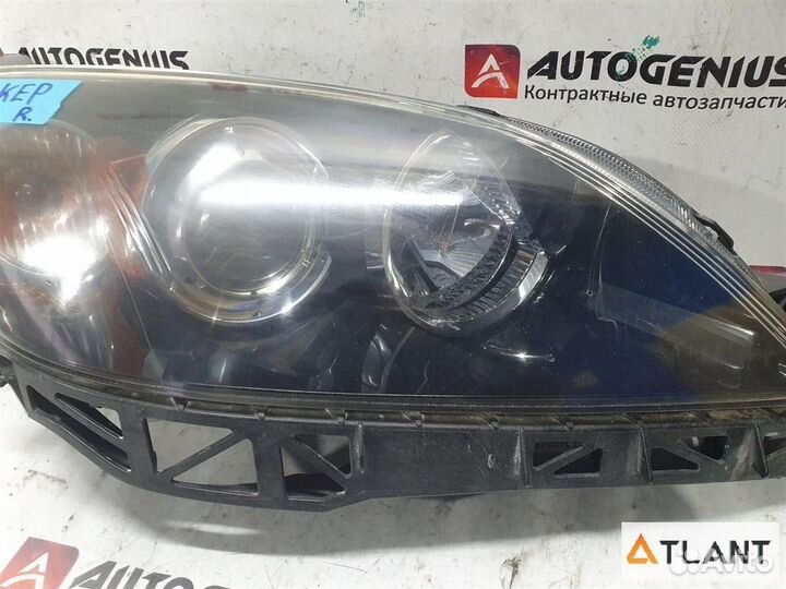 Фара передняя правая mazda axela