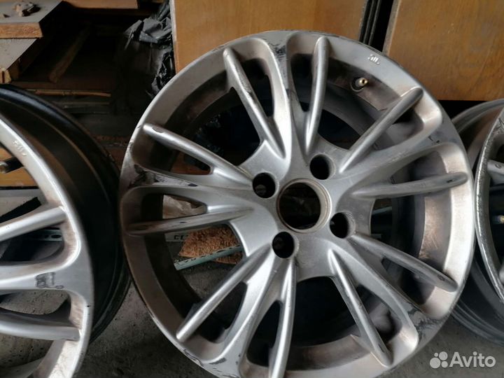 Литые диски r15 на hyundai solaris бу 3штуки