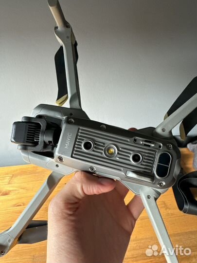 Квадрокоптер DJI Mavic Air 2