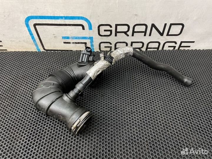 Патрубок воздушный Mercedes-Benz C-Class W204