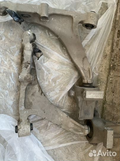 Рычаги передние нижние Infiniti FX37