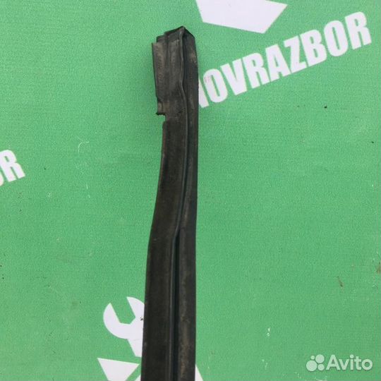 Накладка стекла заднего левого Форд Фокус 2 08-11