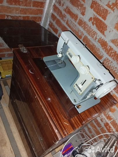 Швейная машина Чайка 3