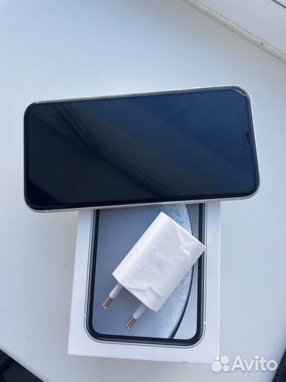 iPhone Xr, 64 ГБ