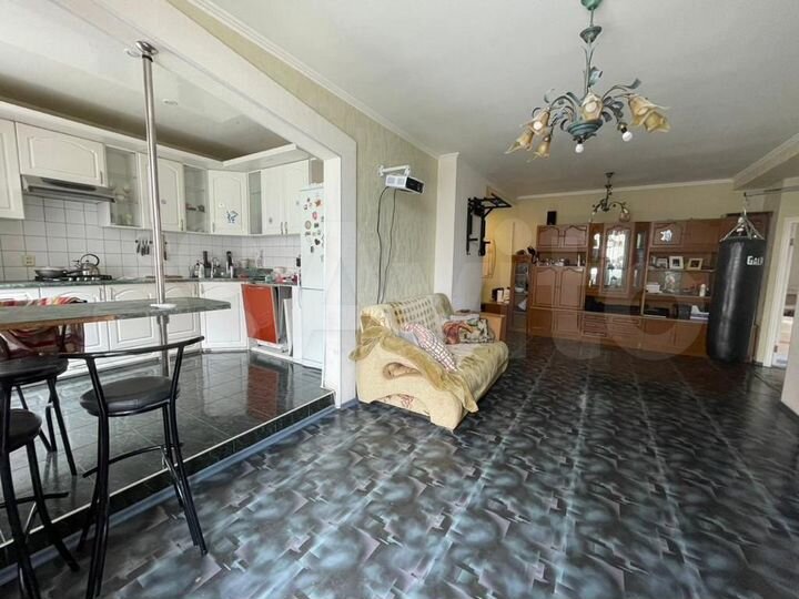 3-к. квартира, 81,4 м², 4/5 эт.