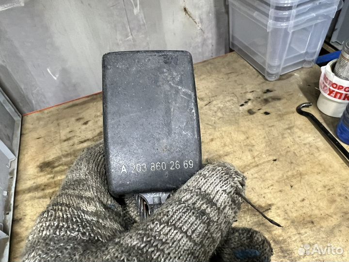 Замок ремня безопасности Mercedes W203 W209