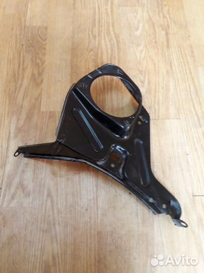 Площадка под бачок осушителя bmw e39 54538367956