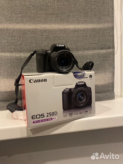 Canon eos 250d kit + карта памяти