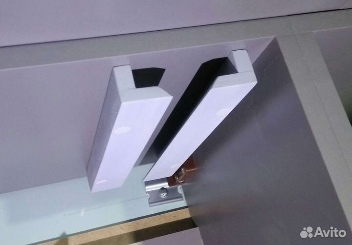 Держатель для бокалов