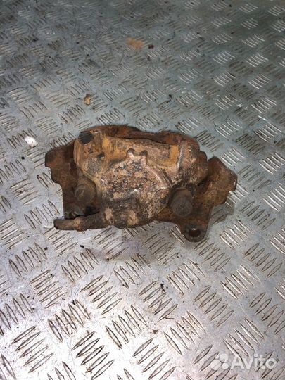 Суппорт передний передний левый Volkswagen Tiguan