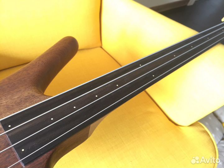 Бас гитара безладовая