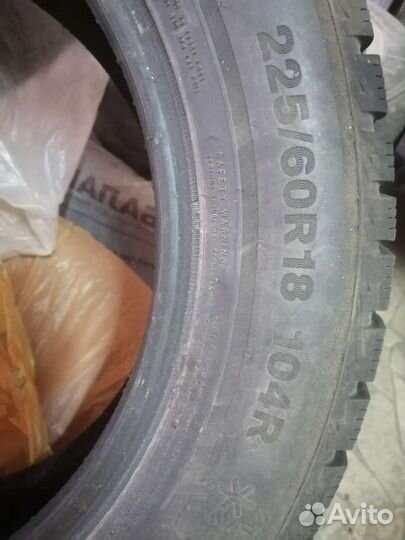 Triangle Snowlink TWT02 225/60 R18 140R