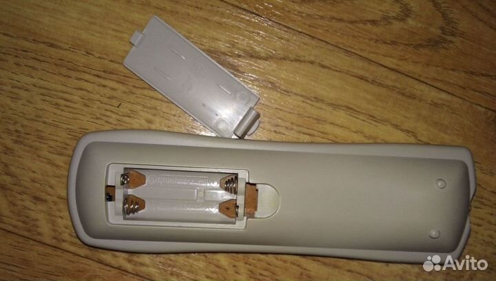 Пульты от видеомагнитофона LG и Телевизора sony