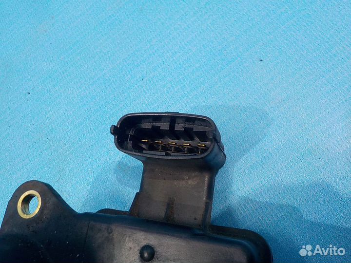 Механизм изменения длины впускного коллектора KIA Ceed (ED) 2007-2012