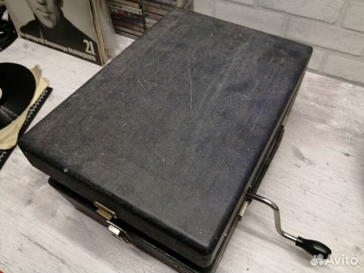 Патефон завод Молот рабочий