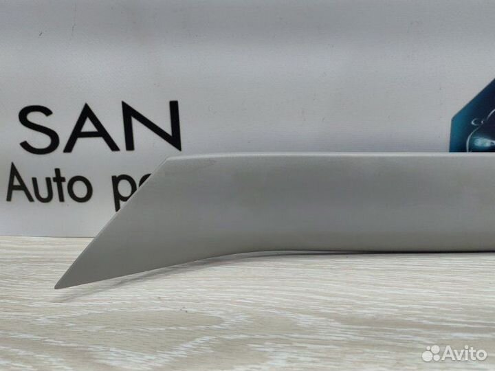 Накладка двери багажника правая Bmw X5 E70 N62B48