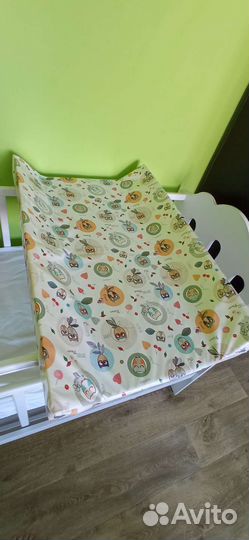 Пеленальная доска на кроватку