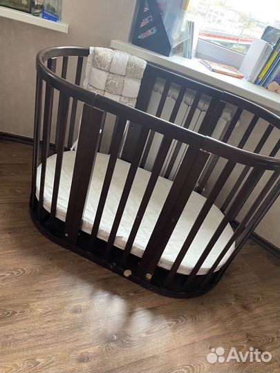 Детская кровать трансформер овальная