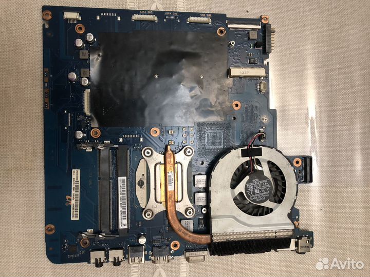 Samsung NP300E5X в разборе