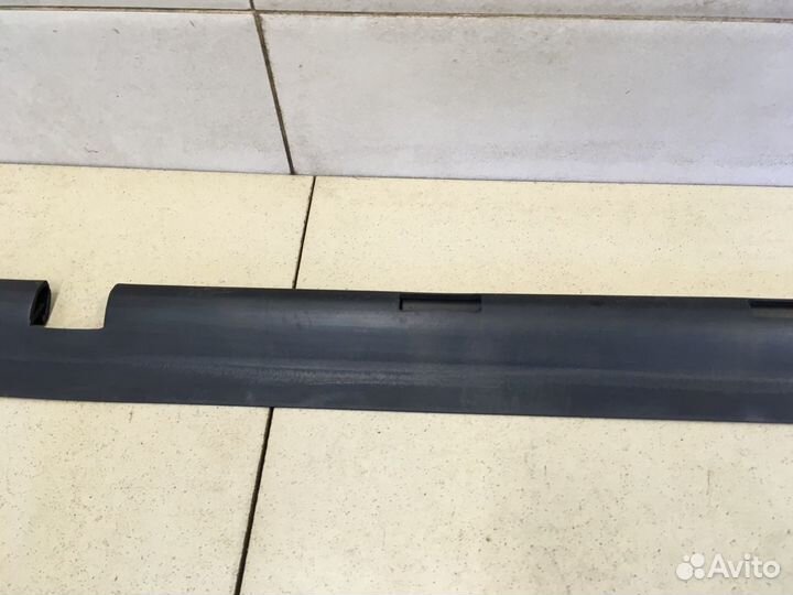 Уплотнитель (внутри) Hi Lux 2015