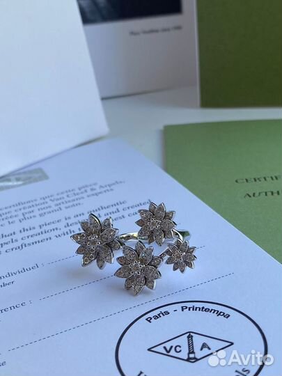 Кольцо Van Cleef Lotus