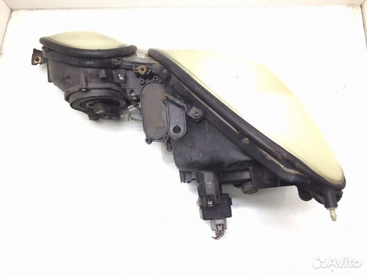 Фара правая Lexus Gs 3.0 I 2000