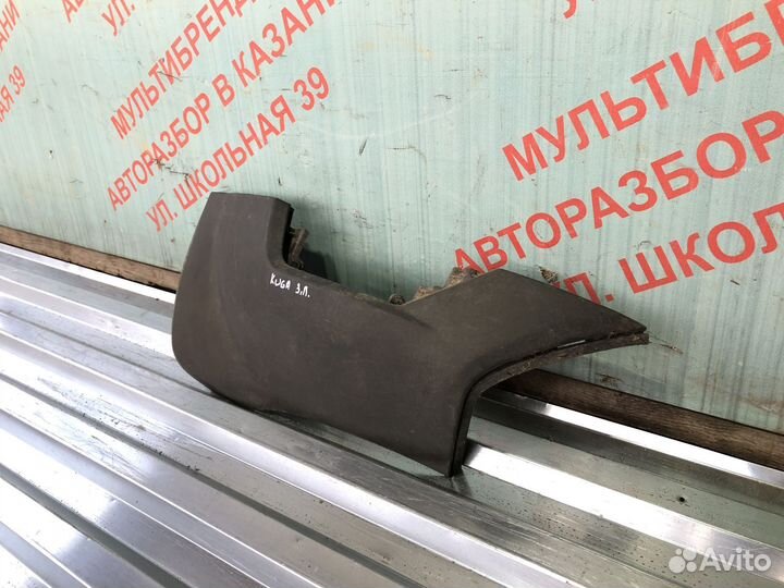 Левая часть заднего бампера Форд Куга 1