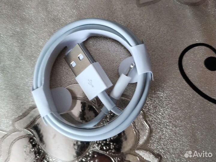 Шнур на устройство на iPhone