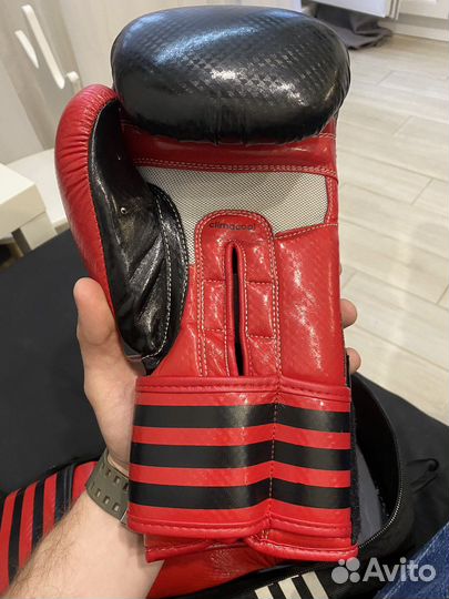 Боксерские перчатки Adidas ориганал 10oz