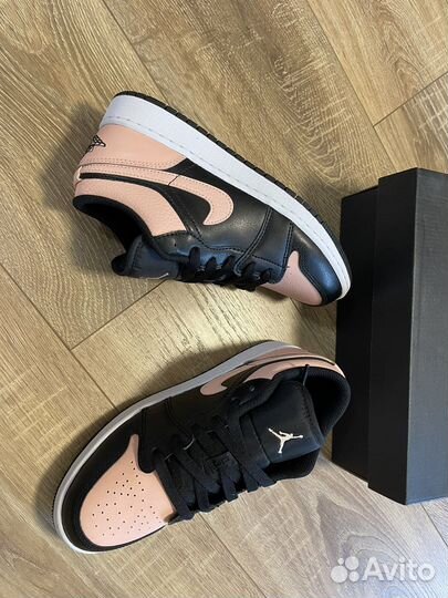 Кроссвоки Jordan 1 Low GS 'Crimson Tint' оригинал