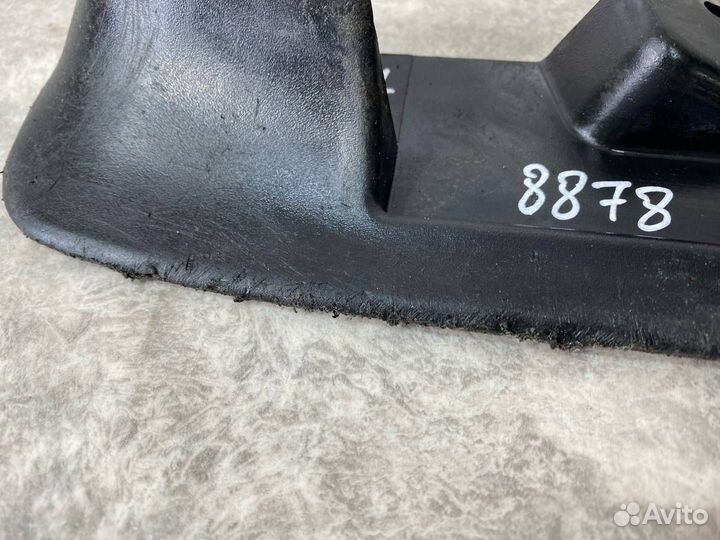 Брызговик передний левый Hyundai Accent 2 (LC) LC