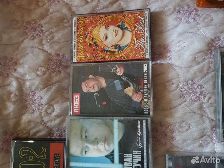 Аудиокассеты с записью, дискеты