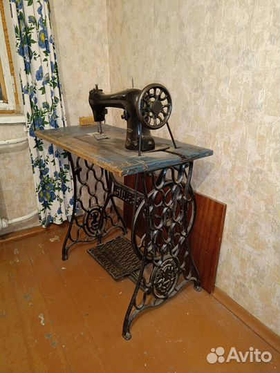 Швейная машина Singer