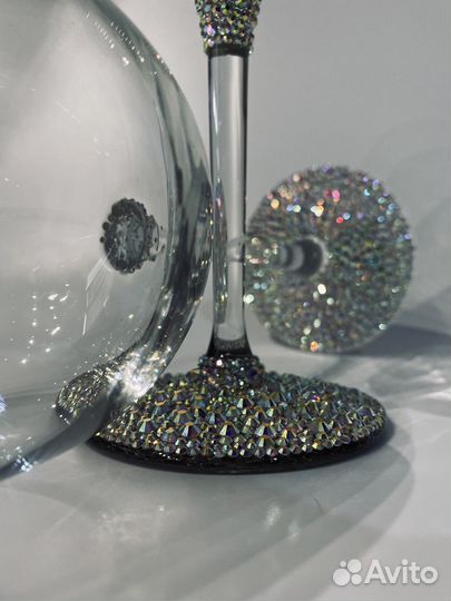 Инкрустация стразами